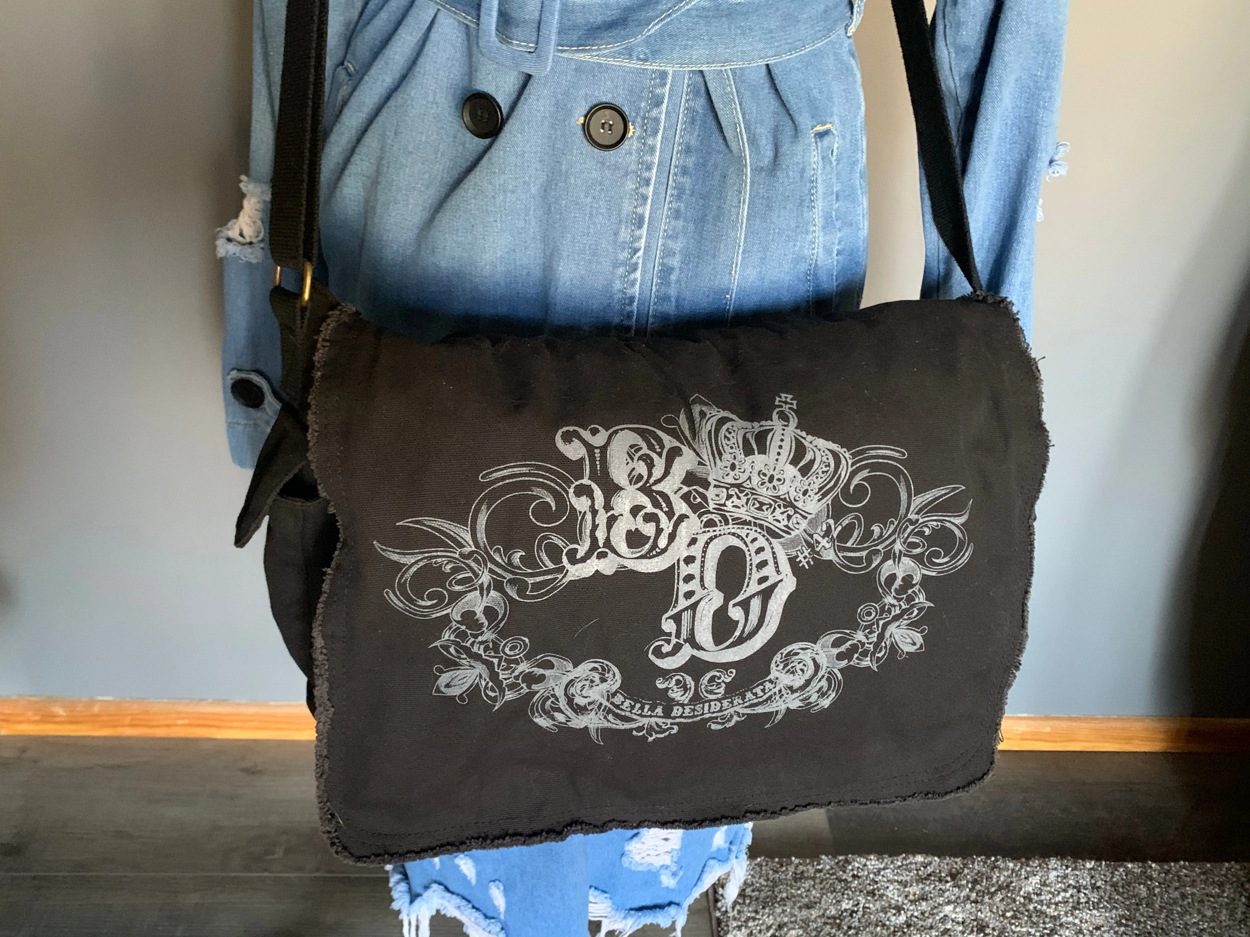 Bella Desiderata Messenger Bags