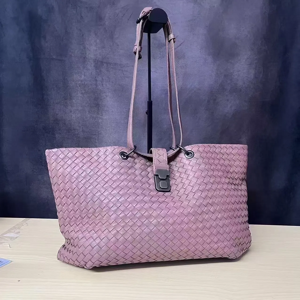 Bottega Veneta Medium Pink Intrecciato Leather Tote Bag