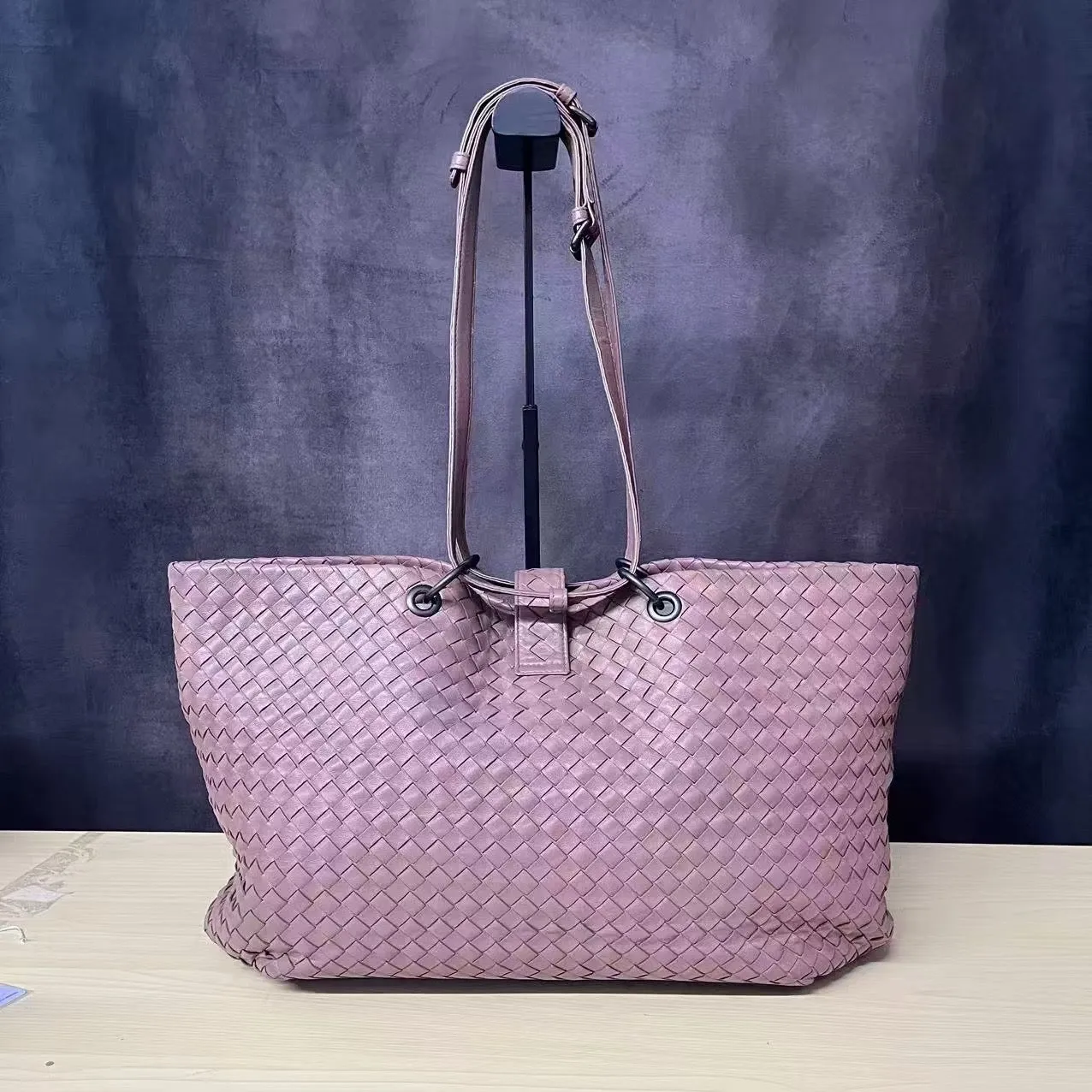 Bottega Veneta Medium Pink Intrecciato Leather Tote Bag