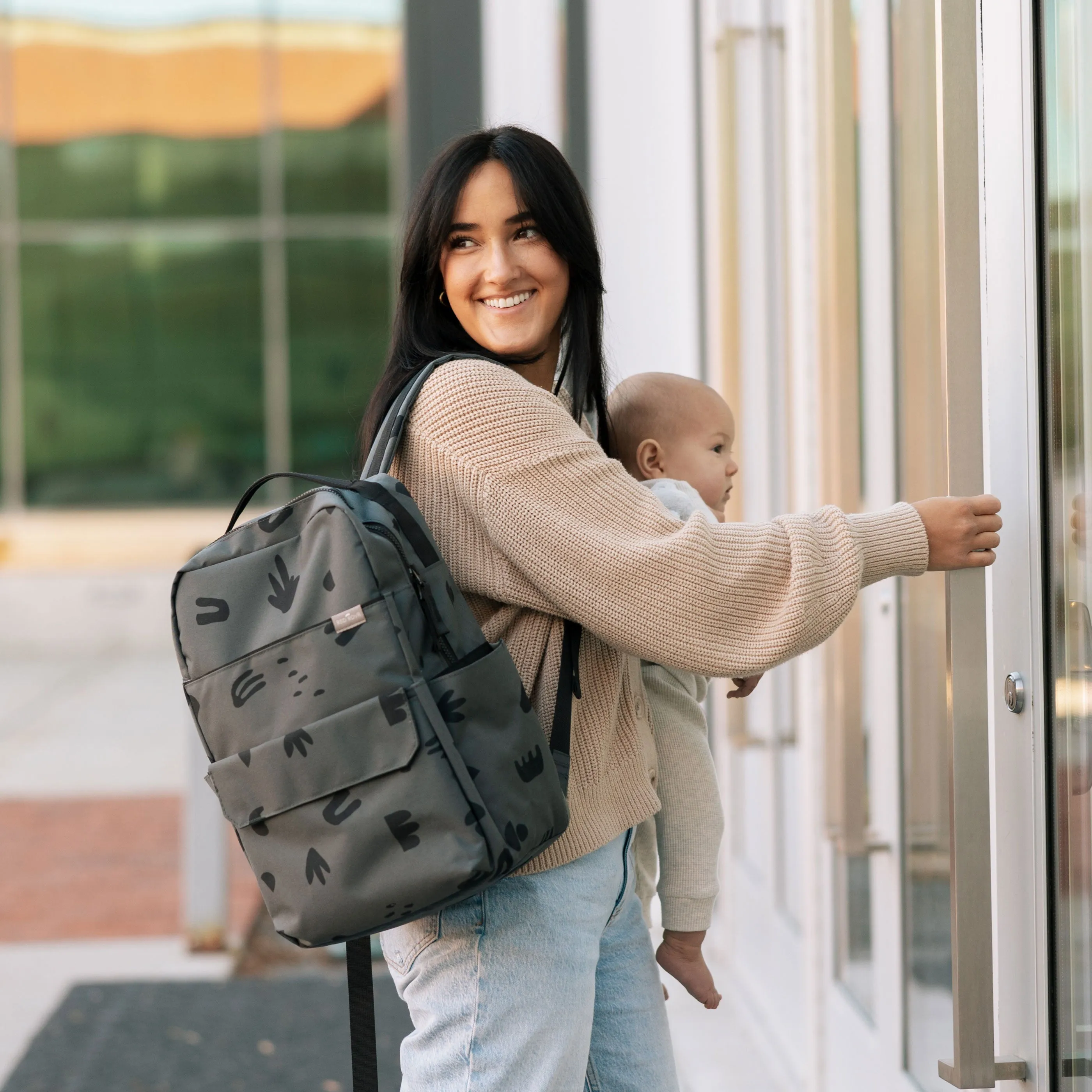 Red Rovr Roo Backpack - Charcoal Doodle